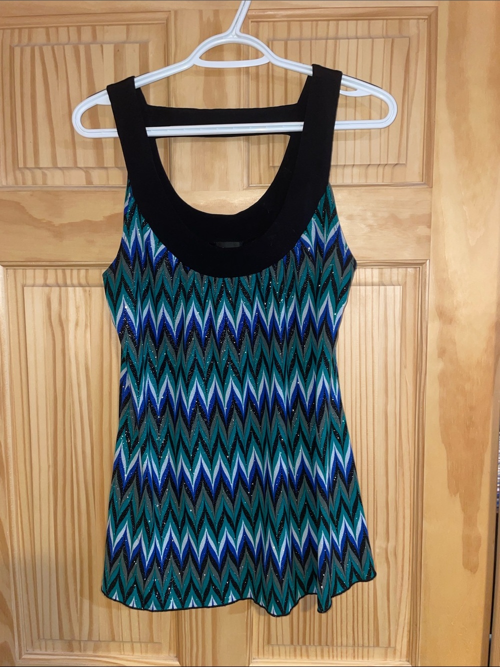 Byer California Black Trim Chevron Tank Top in Teal & Blue